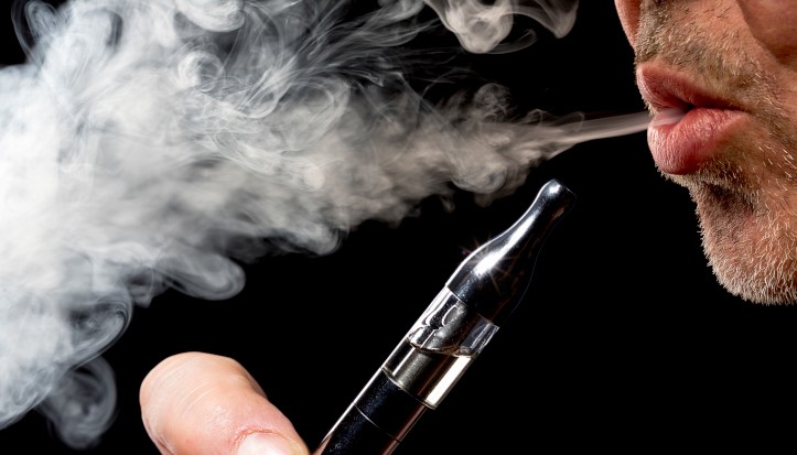 Tudta, hogy az e-liquid párájával helyettesítheti a cigi füstjét?